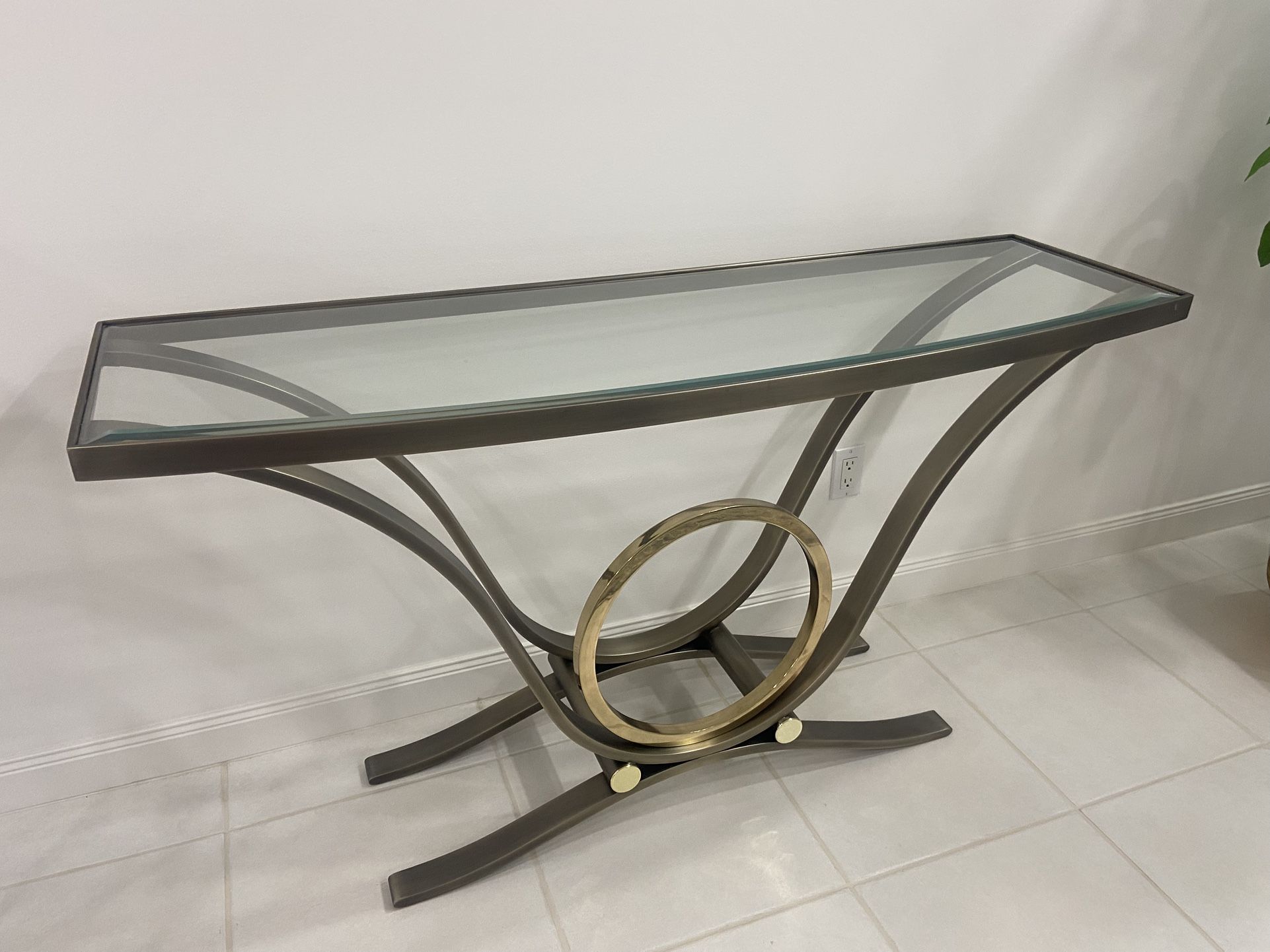 Entry Way Table