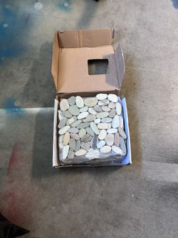 Bedrosian tile 12 X 12 Jumbo sliced pebble mosaic tile