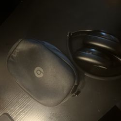 Black Beats Studio Pro