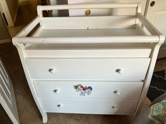 Diaper changing table