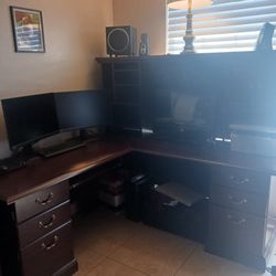 Desk/2 File Cabinets/2 Book Shelves