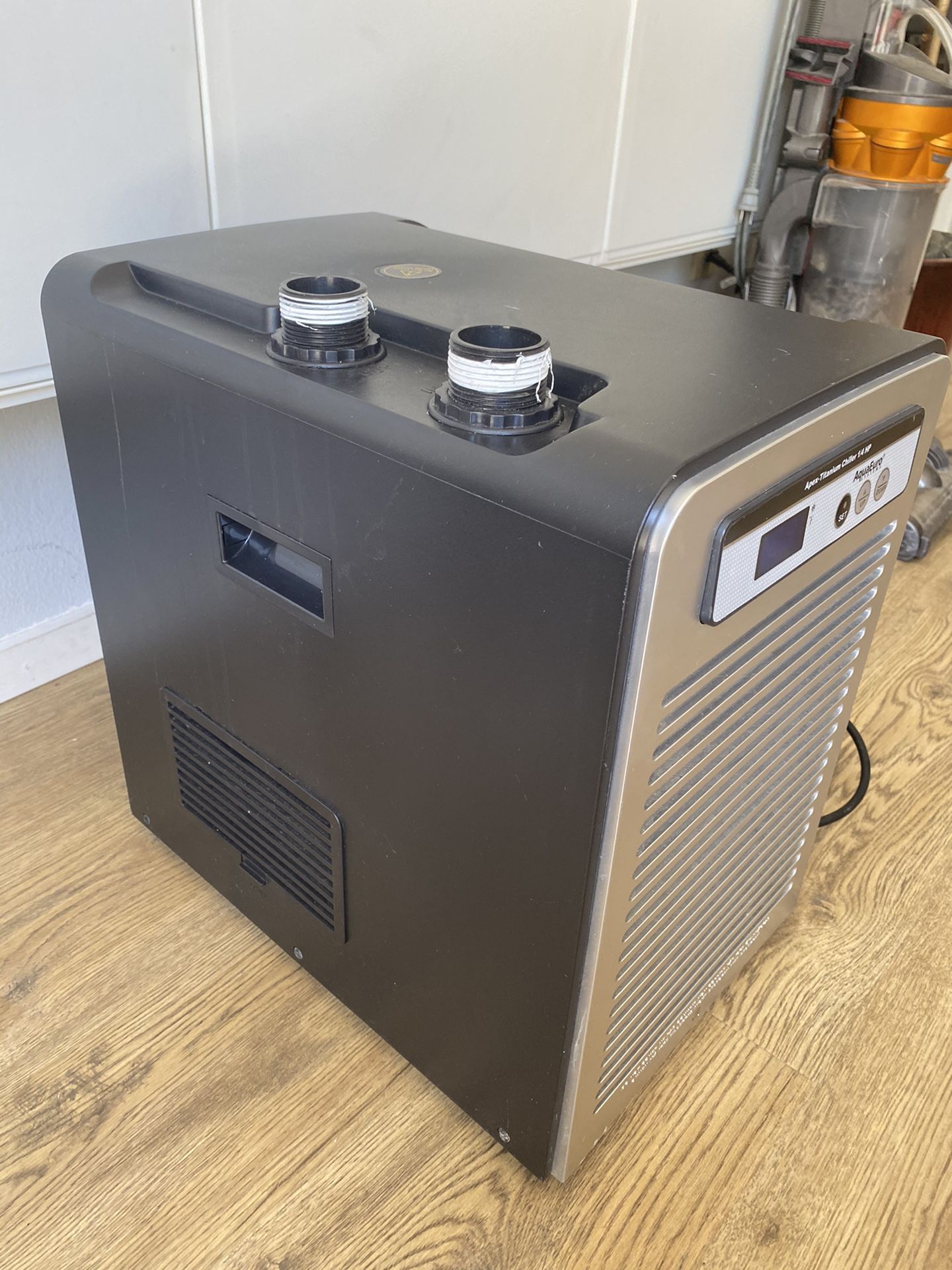 Aqua Euro USA Apex 1/4 HP Aquarium Chiller for Sale in Irvine, CA OfferUp