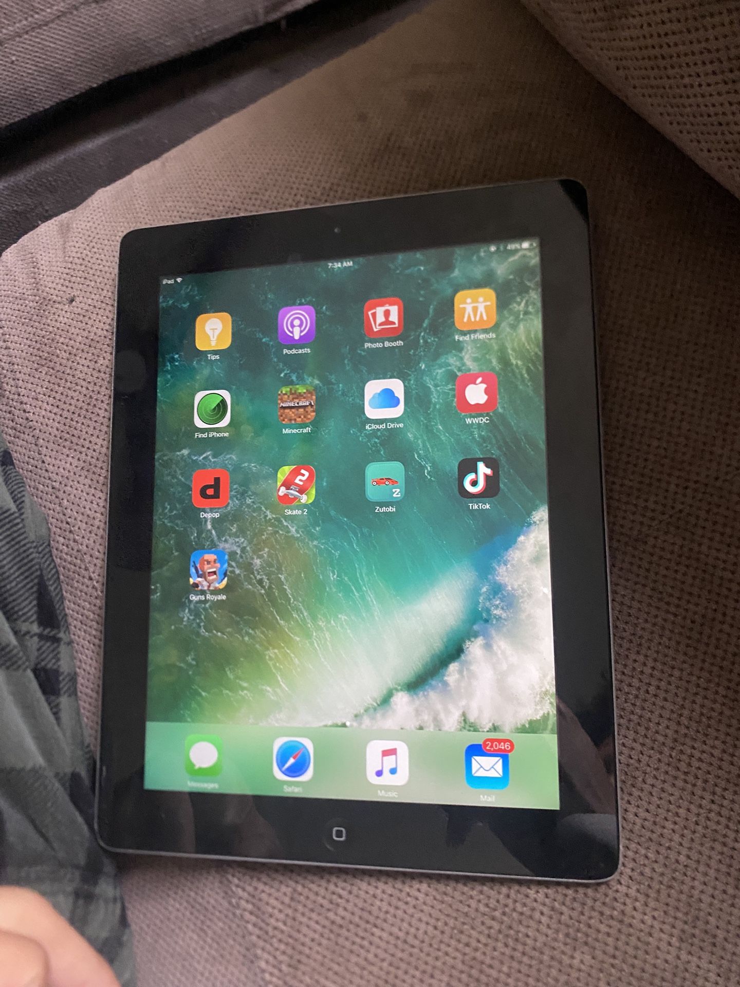 iPad With Minecraft Downloaded!!