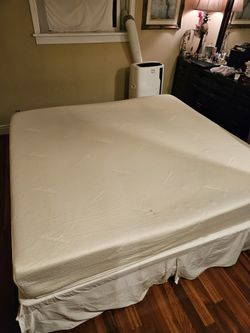 Tempurpedic King Mattress, Excellent Condition!