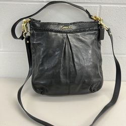 COACH LEATHER CROSSBODY BAG / BRAND NEW 
