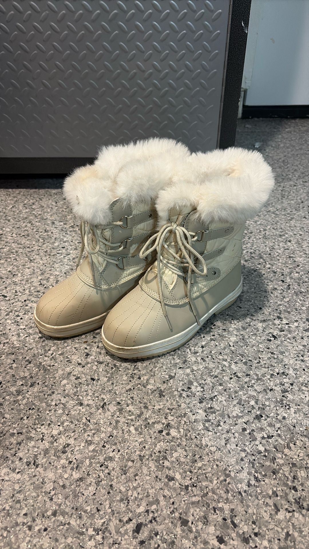 Girls Size 3 Snow Boots
