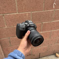 Canon EOS R7 Mirrorless Camera 