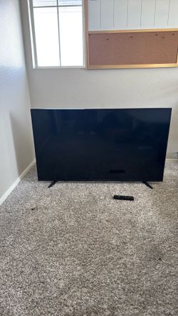 Samsung 55” Smart TV w/ Remote – Excellent Condition