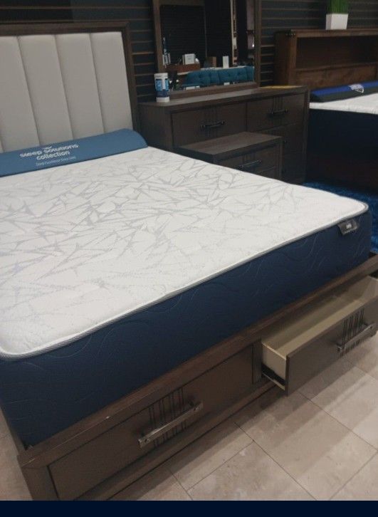 *Weekend Special*---Carolina Trendy Storage Platform King Bedroom Sets---Limited Inventory!!!---Delivery And Financing Available🙌