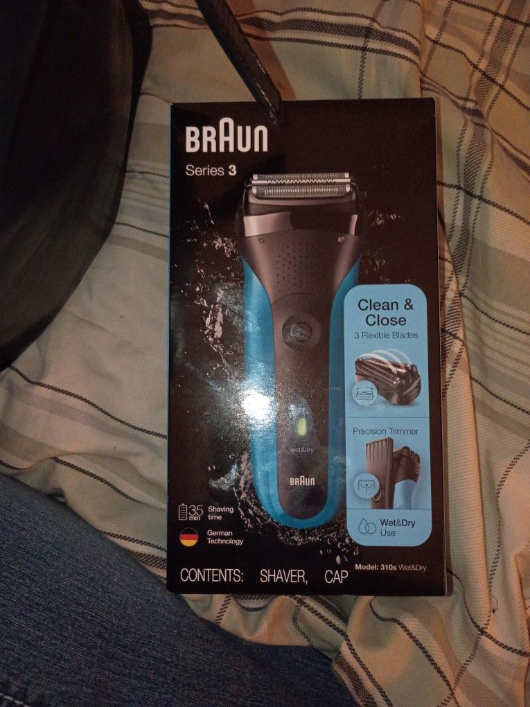 Braun 3 Wet Dry Shaver For Men