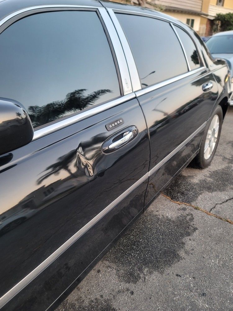 2003 Lincoln Town Car
