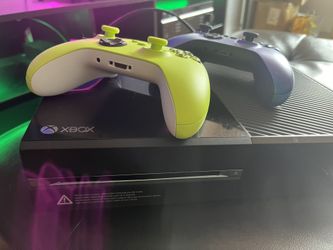 Xbox One New Condition W/2 Controllers - 140 OBO