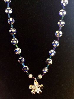 Fashion jewelry / Blue glass beads necklace