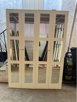 Closet bi-folding interior door 2 sets 28”x78”each