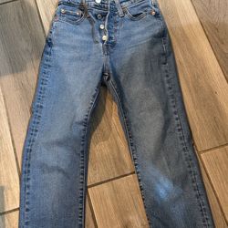 Women Levi jeans Size 24 High Waisted USED