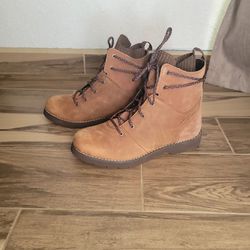 Women's  North Face Boots