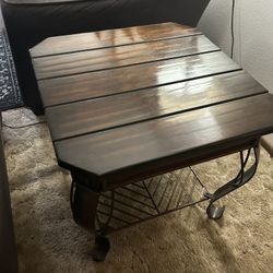 COFFEE TABLE / DARK BROWN
