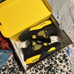Black Thunder Jordan 4’s