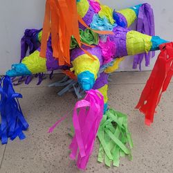 Traditional 7 Piko Piñata, Fiesta