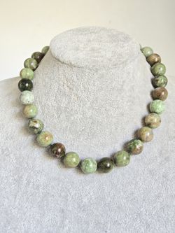 Vintage 14K Yellow Gold Handknotted Green Opal 13mm Bead 18" Necklace 