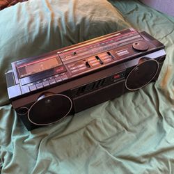 hitachi boombox