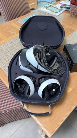 PSVR2 with Globular Cluster CMP2 and Carrying Case