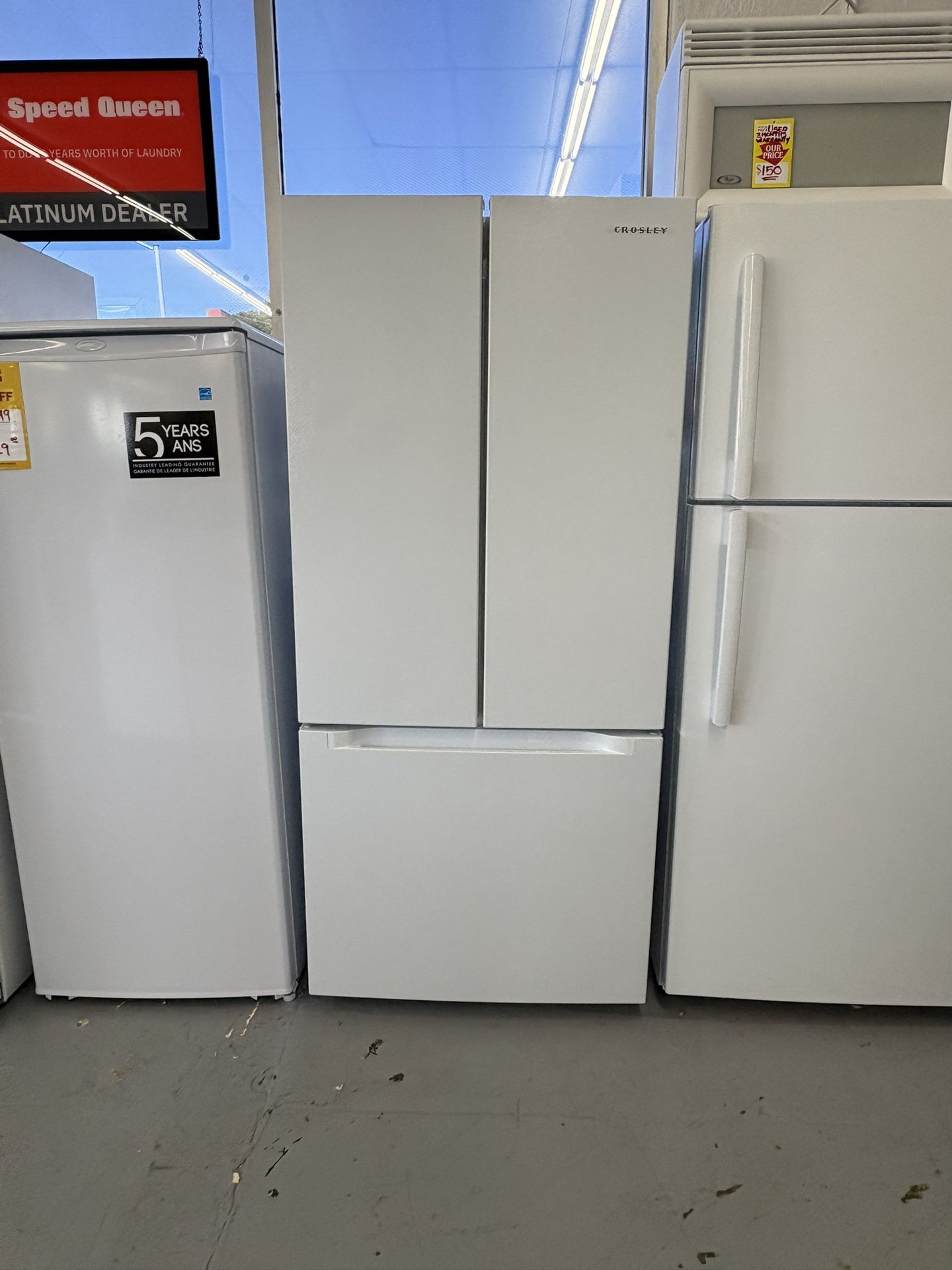 Crosley 30 in. 18.4 cu. ft. French Door with Pocket Handle Design with Adjustable Door Bins and Ice Maker Ready in White