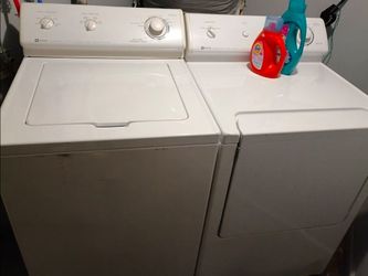 MAYTAG washer and dry set