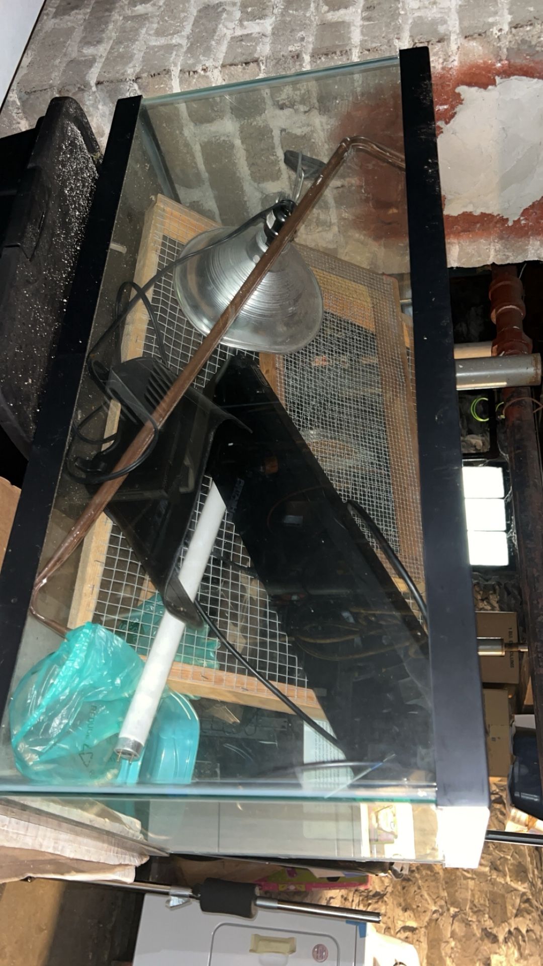 Size 40 Breeder Tank