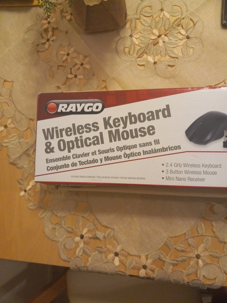 Wireless Keyboard & Mouse (Raygo)