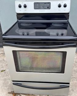 Frigidaire Electric Range