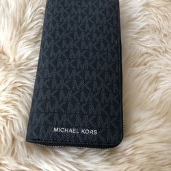 Michael Kors Wallet New With Tag