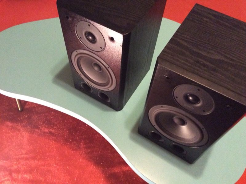 Polk Audio RT5 bookshelf speakers