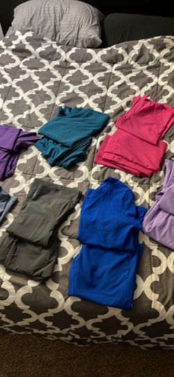 Set Of 7 Women’s Size Xs/s Scrubs