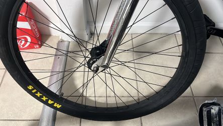 Throne rims
