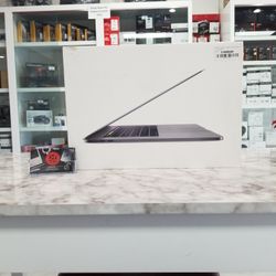 2018 Macbook Pro With 256 GB SSD