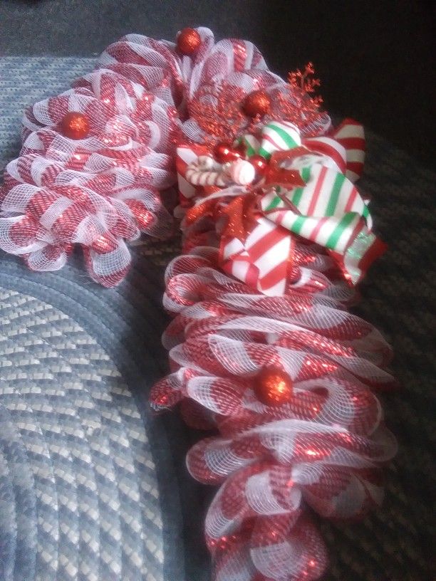 Candy Cane Wreath
