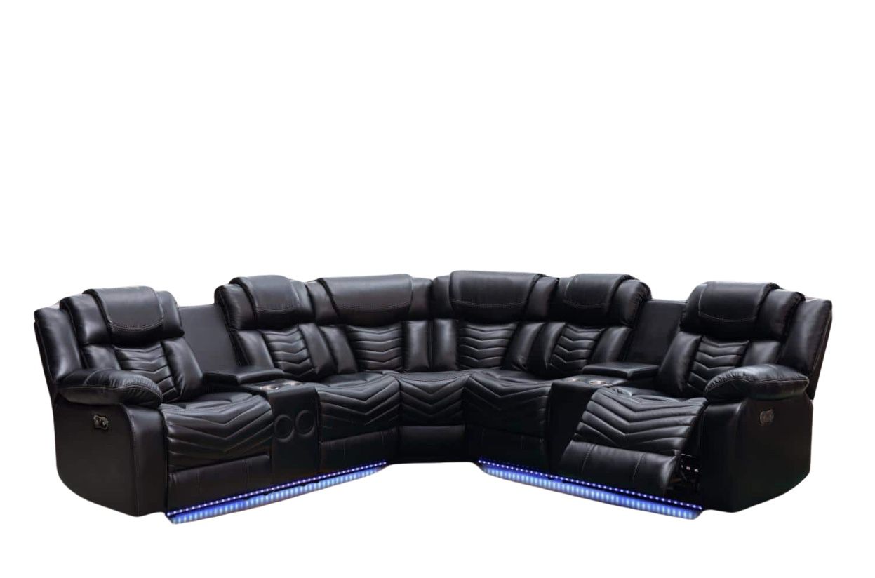 Brand New Reclining Sofas / Available in White And Black / Delivery Available 🚚