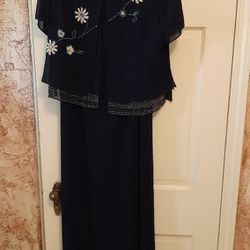 It's a long dress Navy blue side size 10 very good condition