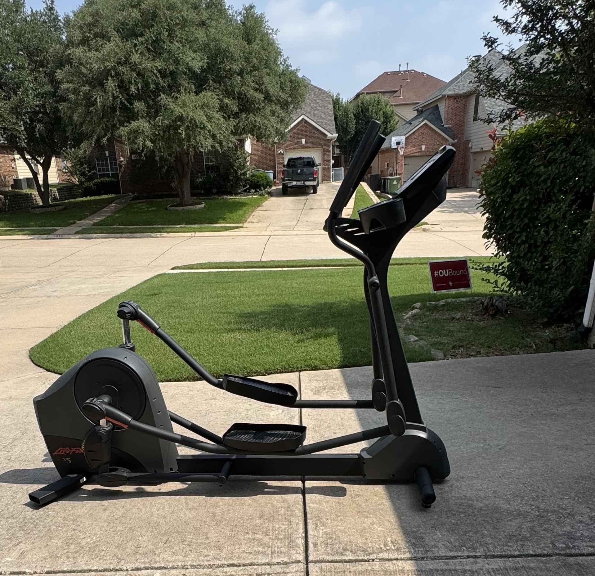 Elliptical Trainer - Gym Quality