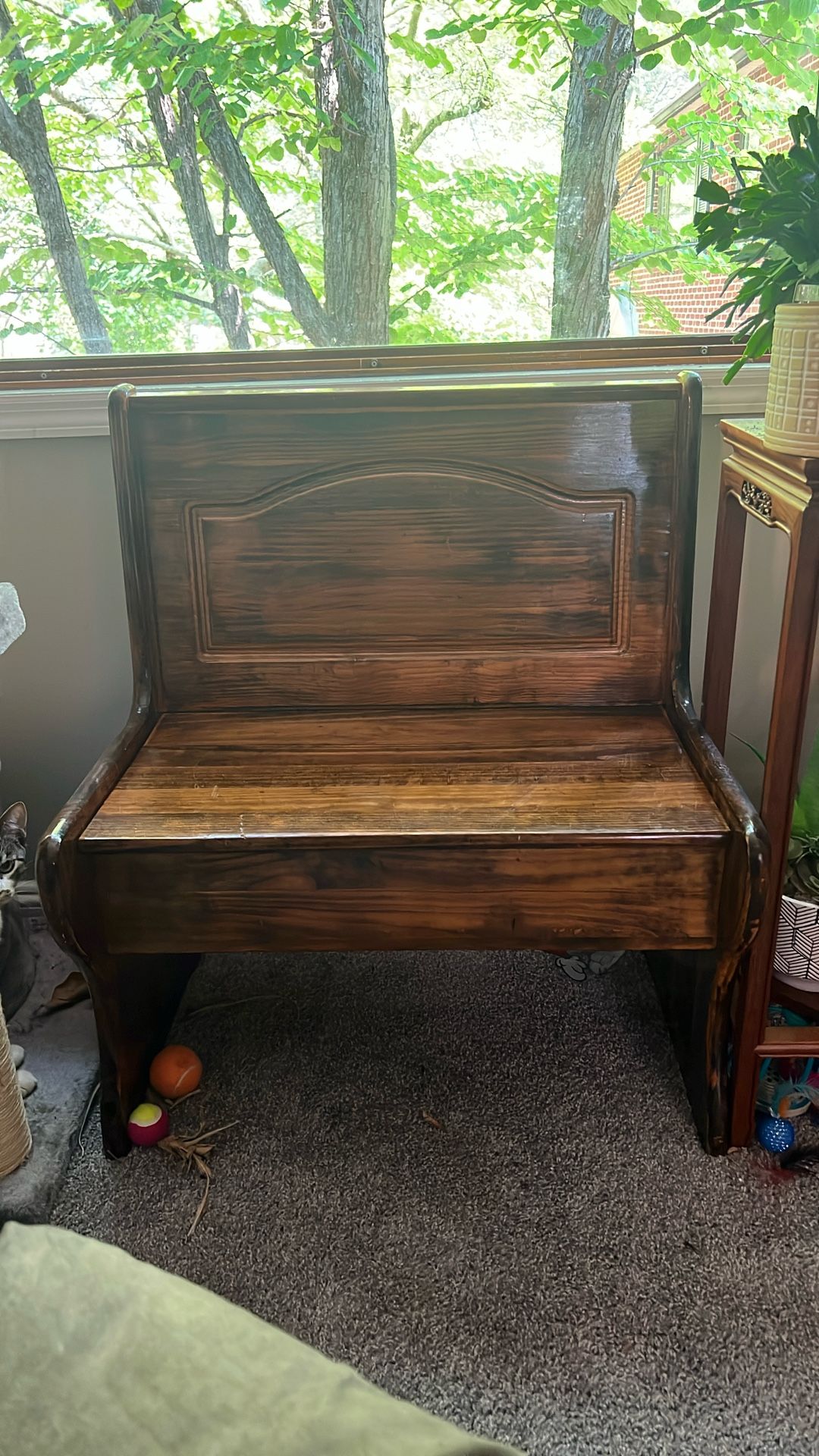 Small Bench With Chest