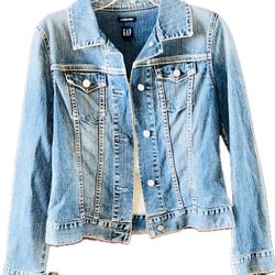 GAP Blue Denim Jean Jacket..size Medium