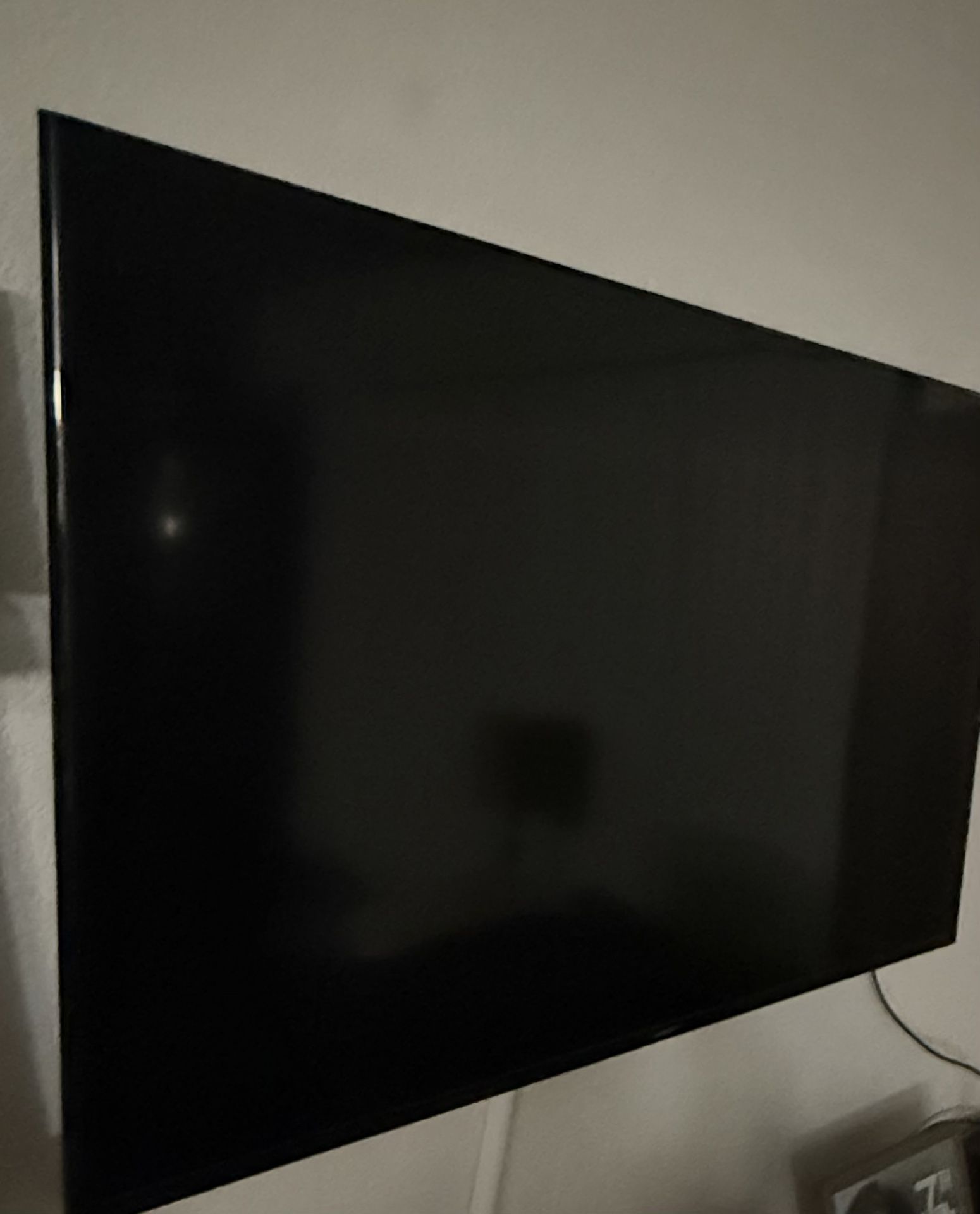 Samsung 50 Inch TV & Wall Mount