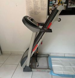 Sunny Health & Fitness Folding Treadmill - Excellent Conditio