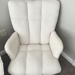ROCKING CHAIR! MUST GO TODAY 