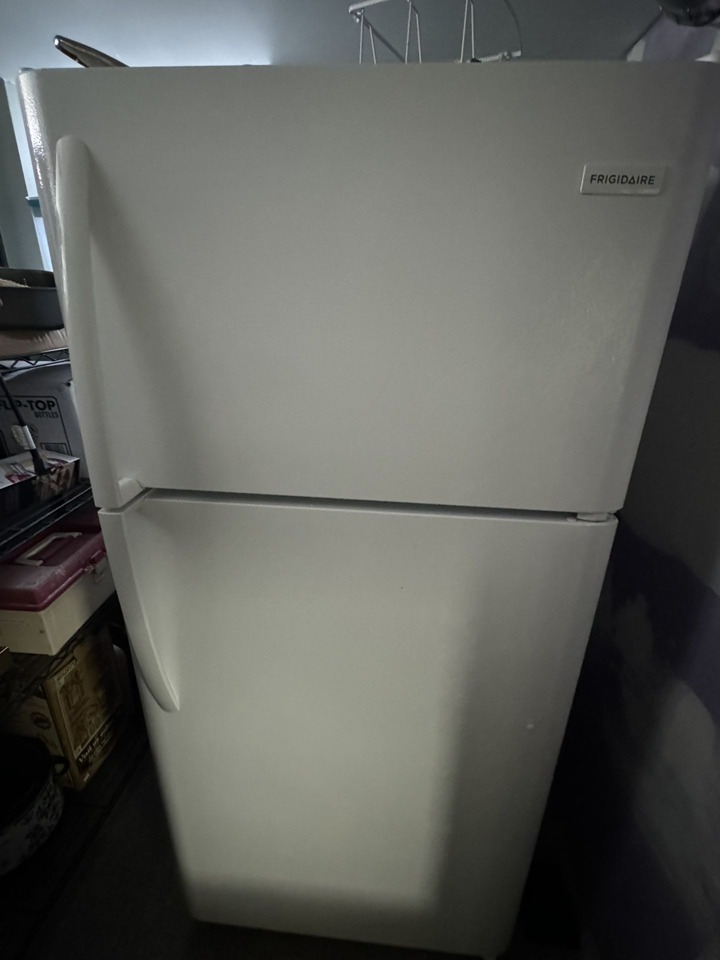 Fridgaire Refrigerator 