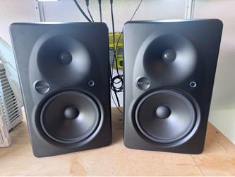 Mackie HR824 Studio Monitors