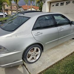 2001 Lexus IS