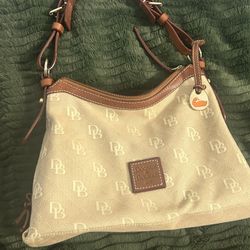 Dooney & Bourke Vintage Beige Purse With Leather Strap 
