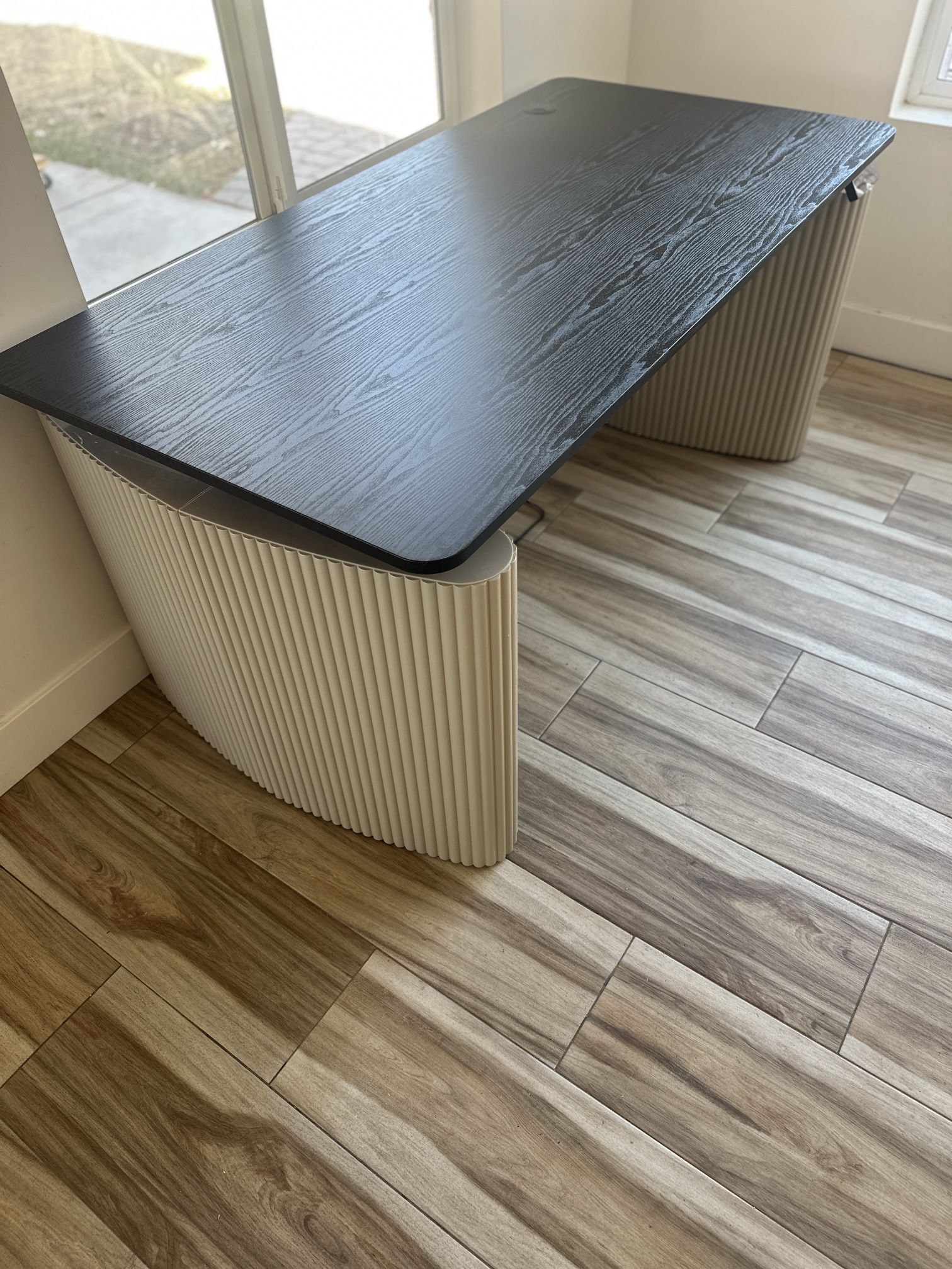 Rove Concepts Eryk / Athena E- Standing Desk
